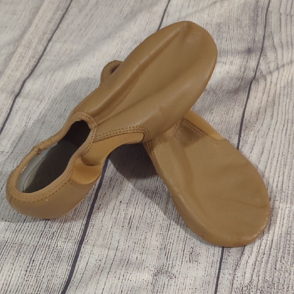 Kids Low Profile Slip On Jazz Shoe